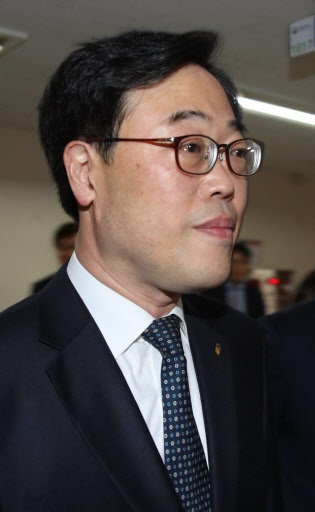 [사진설명=김기식 금융감독원장. 사진제공=연합뉴스]