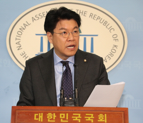 Democratic Party's Rep. Kim Kyung-soo (Yonhap)
