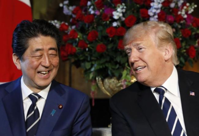 US President Donald Trump hosts a bilateral meeting with Japan’s Prime Minister Shinzo Abe at Trump’s Mar-a-Lago estate in Palm Beach, Florida US, April 17, 2018. (Reuters)