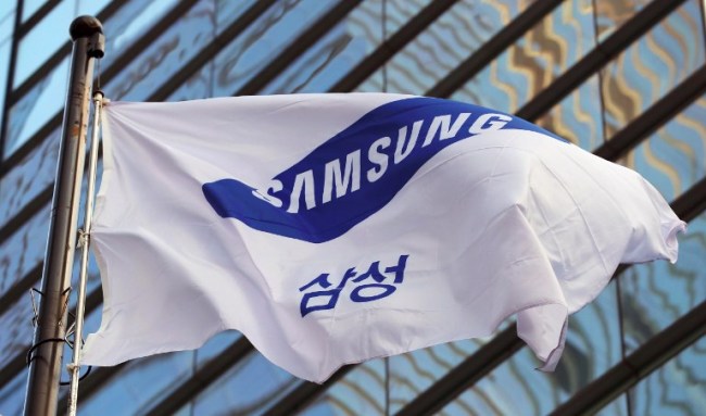 A Samsung flag flutters outside the Samsung building in Seoul on January 9. (AFP-Yonhap)