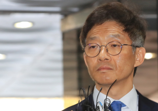 Former senior prosecutor Ahn Tae-geun (Yonhap)