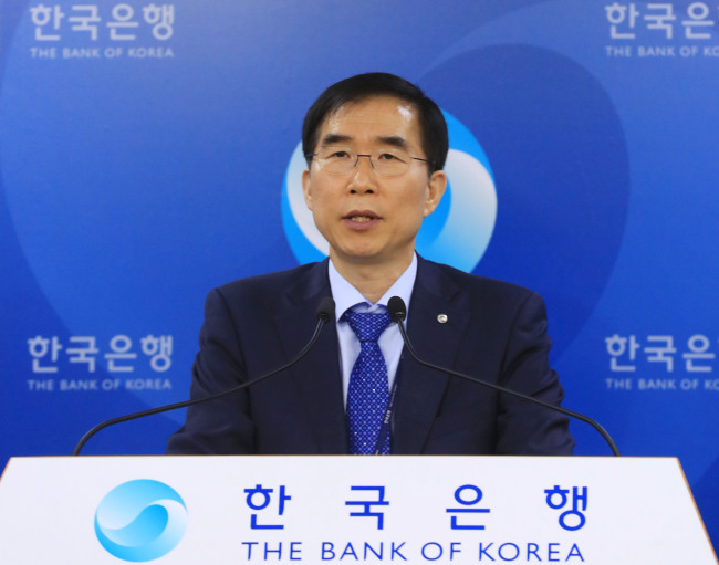 Chung Kyu-il, chief of the Bank of Korea's economic statistics department, speaks during a media briefing at the BOK pressroom in central Seoul, Thursday. (Yonhap)