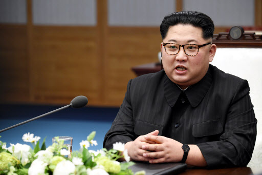 North Korean leader Kim Jong Un speaks during a meeting with South Korean President Moon Jae-in at the Peace House at the truce village of Panmunjom inside the demilitarized zone separating the two Koreas, South Korea, April 27, 2018. Korea Summit Press Pool/Pool via Reuters (Yonhap)