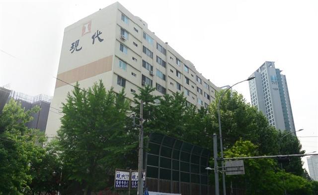 서울 강남 지역에서 처음으로 재건축 부담금을 통보받는 사업장인 서초구 반포현대.