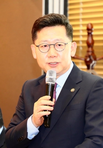 김현수 농림축산식품부 차관이 9일 낮 기자단 오찬 간담회에서 인사말을 하고 있다. [사진제공=농림축산식품부]