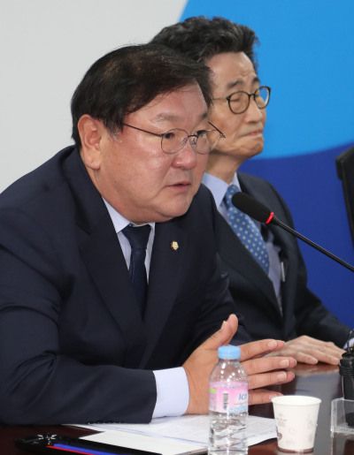더불어민주당 김태년 정책위의장이 14일 오전 국회 의원회관에서 열린 민간일자리대책 당정협의회에서 발언하고 있다. [사진=연합뉴스]