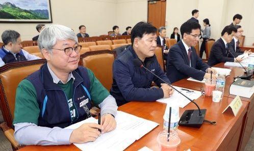 지난달 13일 국회 환경노동위원회 ‘최저임금 산입범위’ 노사의견 청취  [연합뉴스]