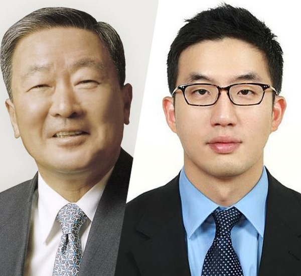 LG Group Chairman Koo Bon-moo (left) and LG Electronics's B2B Company Vice President Koo Gwang-mo (LG Group)