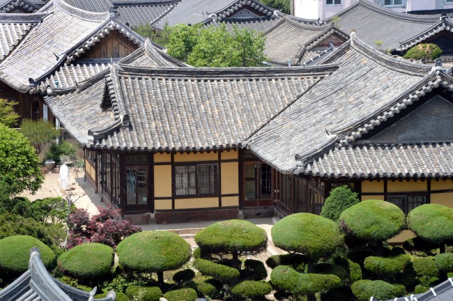 [Eye Plus] Jeonju Hanok Village, a touchpoint of Korea’s past and present