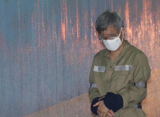 네이버 댓글 여론조작 혐의를 받는 파워블로거 '드루킹' 김모 씨가 16일 오후 서초구 서울중앙지법에서 열린 속행공판에 출석하고 있다. (사진=연합뉴스)
네이버 댓글 여론조작 혐의를 받는 파워블로거 '드루킹' 김모 씨가 16일 오후 서초구 서울중앙지법에서 열린 속행공판에 출석하고 있다. (사진=연합뉴스)