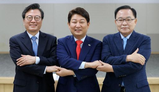왼쪽부터 바른미래당 김형기, 자유한국당 권영진, 더불어민주당 임대윤 예비후보. [연합뉴스]