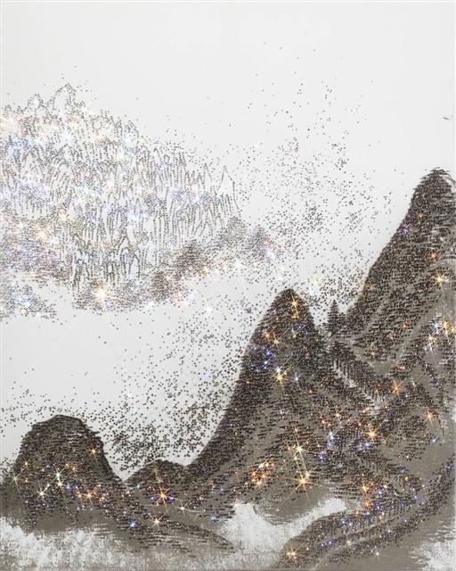 김종숙, ARTIFICIAL LANDSCAPE·Mountain Greige 2, Mixed media & Swarovski’s cut crystals on canvas, 132.0×108.0cm, 2017   [제공=슈페리어갤러리]