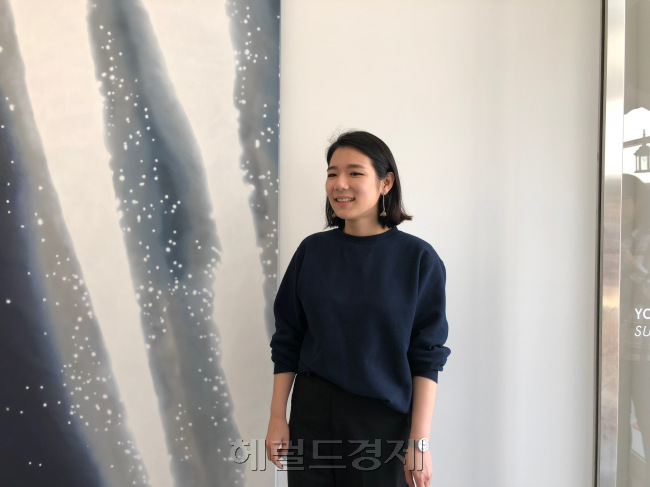 서울 용산구 이태원동에 자리한 P21은 주목받는 젊은 작가인 윤향로 개인전을 연다. 사진은 윤향로 작가 [사진=이한빛 기자/vicky@]