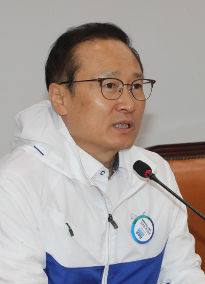 더불어민주당 홍영표 원내대표가 31일 오전 국회에서 열린 정책조정회의에서 발언하고 있다. [사진=연합뉴스]