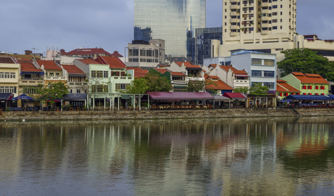 Buildings in Boat Quay along the Singapore River (Singapore Tourism Board)