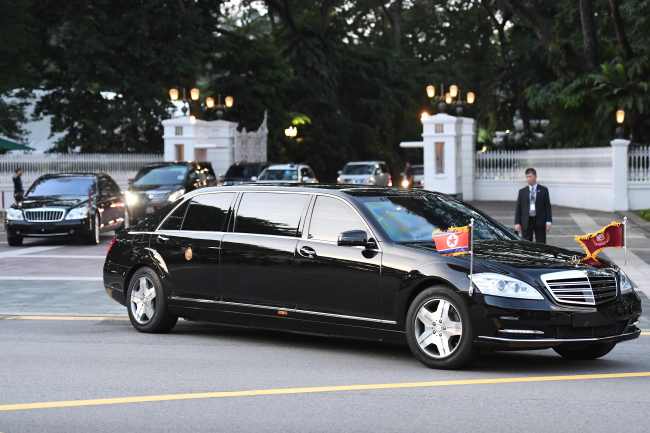 Kim Jong-un leaves the Istana. (AFP-Yonhap)