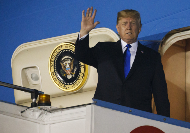 US President Donald Trump arrives in Singapore on June 10. (AP-Yonhap)