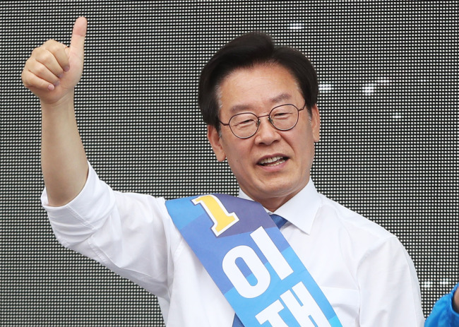 This photo, taken on Sunday, shows Lee Jae-myung of the ruling Democratic Party, who is running for the governorship of Gyeonggi Province in the June 13 local elections. (Yonhap)