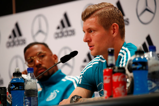 Germany Training Camp, Moscow, Russia - June 14, 2018 Germany's Jerome Boateng and Toni Kroos during the press conference (Reuters-Yonhap)
