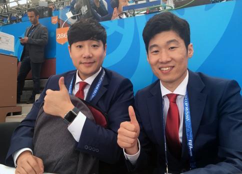 박지성(오른쪽) 대한축구협회 유스전략본부장 겸 SBS해설위원. [연합뉴스]
