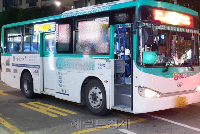버스기사 모집 중인 경기도 모 운수회사 버스. 사진은 기사 내용과 무관.