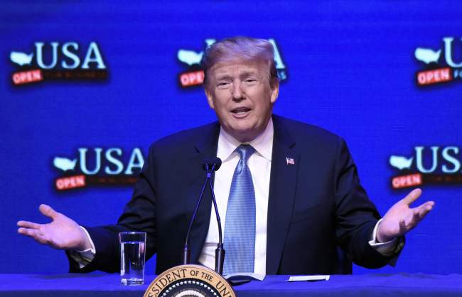 US President Donald Trump speaks with supporters during a roundtable event in Las Vegas, Nevada, on June 23. (AFP-Yonhap)