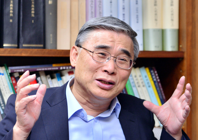Former Unification Minister Lee Jong-suk. (The Korea Herald File Photo)