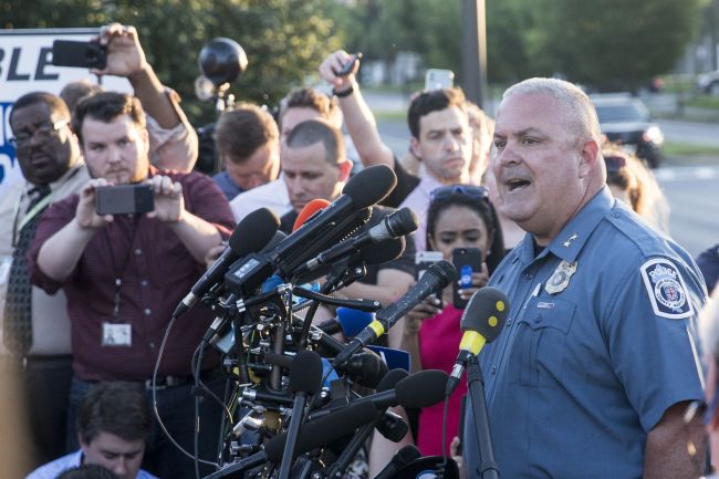 Acting chief of police William Krampf speaks at a press conference about the Capital-Gazette shooting on June 28 in Annapolis, Maryland. (AFP-Yonhap)