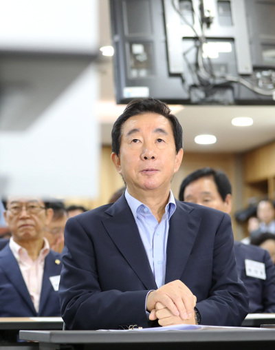 [사진=3일 오전 경기도 고양시 동양인재개발원에서 열린 자유한국당의‘2018 하반기 국회 대비 정책혁신 워크숍’에 참석한 김성대 당대표 권한대행. 연합뉴스]