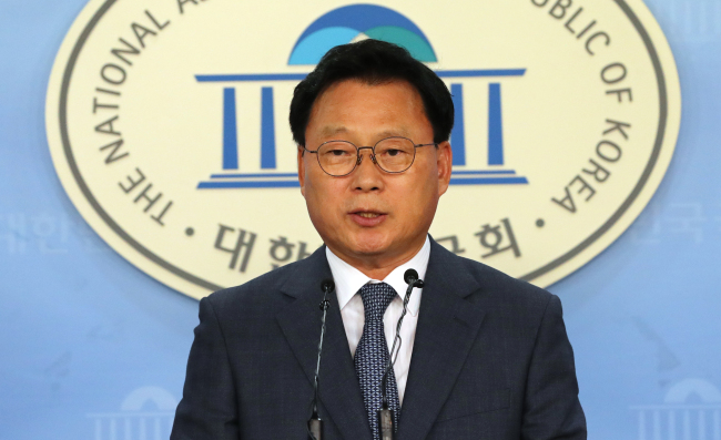 더불어민주당 박광온 의원이 10일 오전 국회 정론관에서 오는 8월 25일 전국대의원대회에서 치뤄지는 최고위원선거 출마선언 기자회견을 하고 있다. (사진=연합뉴스)