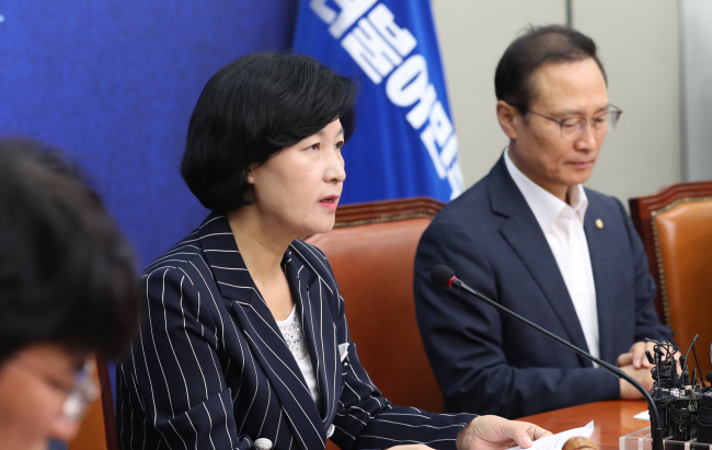 더불어민주당 추미애 대표가 11일 오전 국회에서 열린 최고위원회의에서 발언하고 있다. (사진=연합뉴스)