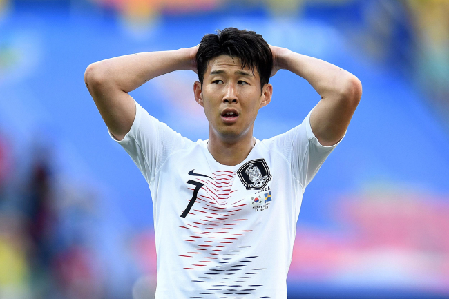 NIZHNI NOVGOROD, RUSSIA, JUN 18, 2018 : Son Heung-min of South Korea and Son Heung-min of South Korea during the 2018 FIFA World Cup Russia group F match between Sweden and South Korea at the Nizhny Novgorod Stadium in Nizhni Novgorod, Russia, 18 June 2018. Photographer: Tim Groothuis / Witters PENTA PRESS ( South Korean Only ) ?ъ떆???붾뱶而? ?ㅼ썾?? ??쒕?援? ?좏깭?⑺샇, 2018
NIZHNI NOVGOROD, RUSSIA, JUN 18, 2018 : Son Heung-min of South Korea and Son Heung-min of South Korea during the 2018 FIFA World Cup Russia group F match between Sweden and South Korea at the Nizhny Novgorod Stadium in Nizhni Novgorod, Russia, 18 June 2018. Photographer: Tim Groothuis / Witters PENTA PRESS ( South Korean Only ) ?ъ떆???붾뱶而? ?ㅼ썾?? ??쒕?援? ?좏깭?⑺샇, 2018