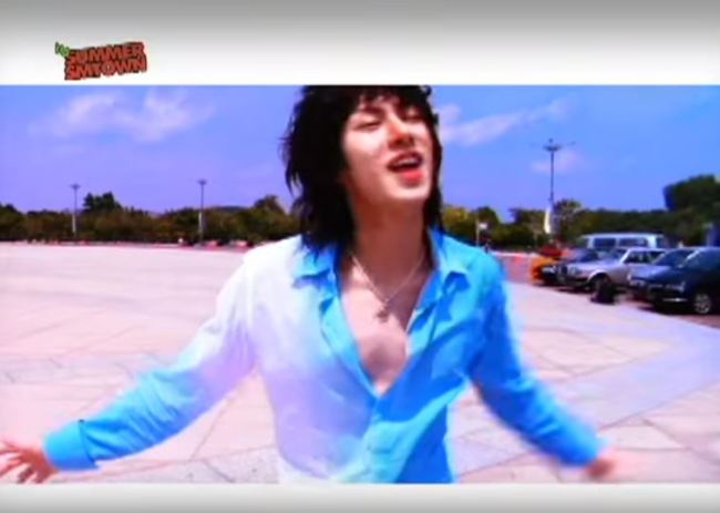 (Screencaptured from YouTube)
