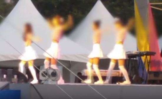 ‘기쁨조’ 아시아나 女승무원들이 춘 걸그룹 댄스는 ‘치얼업’