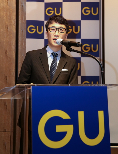 GU 한국 론칭 간담회에서 유노키 오사무 GU 대표이사 사장이 발표를 하고 있다.