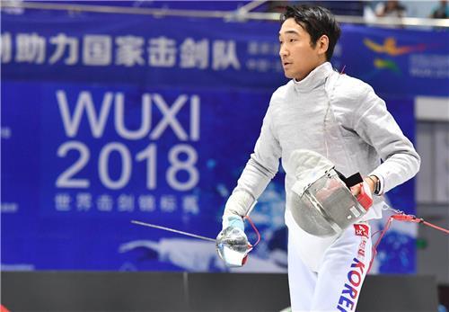 Kim Jung-hwan at the World Fencing Championships in Wuxi on Sunday. (Yonhap)