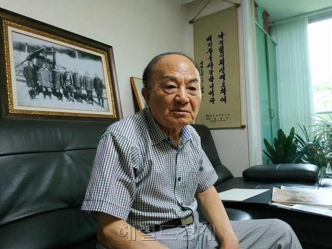 노백린 장군(왼쪽)과 후손인 노영탁(80)광복회 강북구지회장.  [제공=한민족문화대백과]