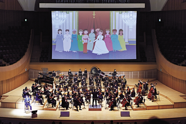 발레극 ‘똥방이와 리나’(예술의전당·왼쪽), 키즈콘서트 피르코피에프 발레 모음곡 ‘신데렐라’(롯데콘서트홀) 공연 장면.  [제공=각 사]