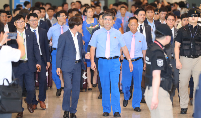 North Korean athletes (Yonhap)