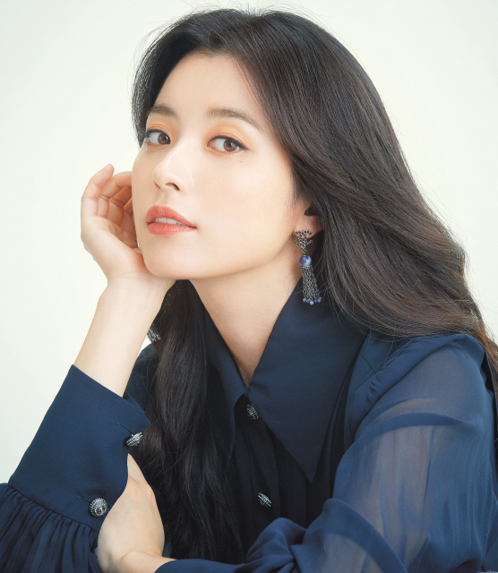 한효주는 드라마와 영화에 꾸준히 출연해왔다. 그는 자연스럽고 있는 그대로의 연기를 좋아한다. 연애할 때도 필살기라거나 특별한 노력은 없고 솔직한 게 좋다고 생각하는 편이어서 늘 솔직한 모습을 보여주려고 노력한다고 말한다.