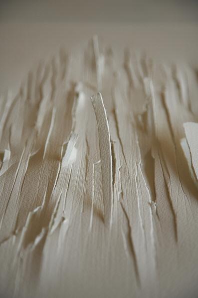 김명남, Ecriture blanche, 2016, 캔버스에 아르쉬 종이, 송곳으로, 40×30 cm  [제공=영은미술관]