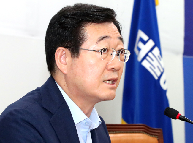 더불어민주당 국군기무사령부 계엄 문건TF 단장을 맡은 민홍철 의원이 3일 국회에서 기무사 문건 관련 기자간담회를 하고 있다. (사진=연합뉴스)