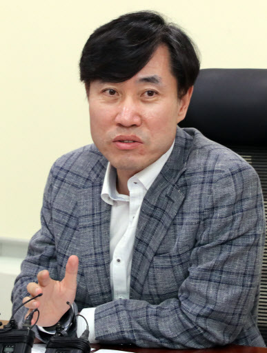 [사진설명=바른미래당 대표에 도전하는 하태경 의원이 3일 국회 의원회관에서 기자간담회를 하고 있다. 사진제공=연합뉴스]