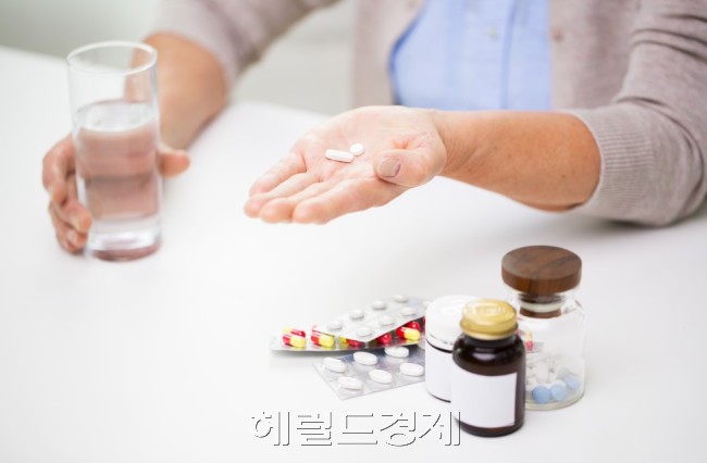 항생제는 인류를 세균 감염의 위협에서 지켜준 고마운 약이지만, 장내 유익균까지 죽여 만성질환을 유발하는 것으로도 알려져왔다. 이와 관련한 해당 메커니즘을 국내 연구진이 세계 최초로 규명했다. [헤럴드경제DB]