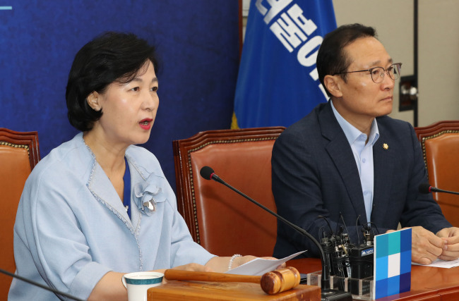 더불어민주당 추미애 대표가 8일 오전 국회에서 열린 최고위원회의에서 발언하고 있다. (사진=연합뉴스)