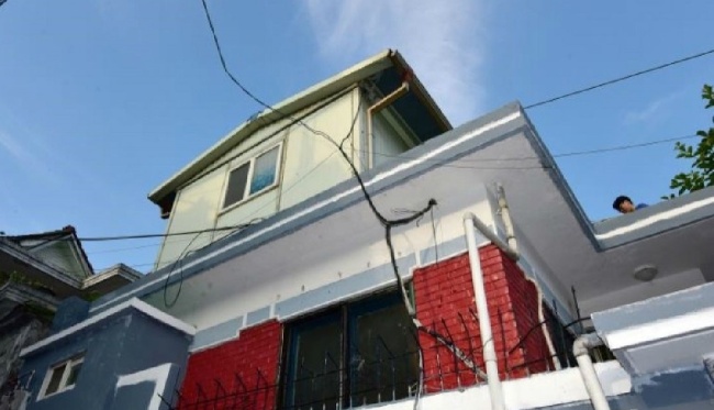 Seoul Mayor's temporary residence, a humble roof-top dwelling without airconditioning, in one of the poorest districts in Seoul. (Yonhap)