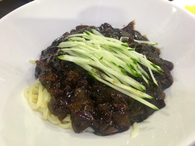 Jajangmyeon (By Im Eun-byel / The Korea Herald)
