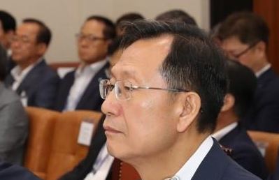 Kim Jong-gap, CEO of the state-run Korea Electric Power Corp., attends a parliamentary committee meeting on July 25, 2018. (Yonhap)