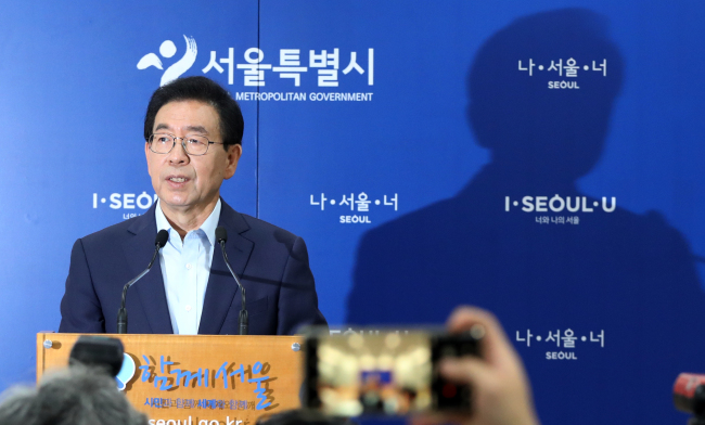 Seoul Mayor Park Won-soon speaks at a press conference in Seoul on Sunday. (Yonhap)