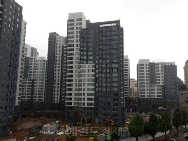 오는 11월 입주를 앞둔 흑석 아크로리버하임 모습<br />[사진=헤럴드경제]
오는 11월 입주를 앞둔 흑석 아크로리버하임 모습
[사진=헤럴드경제]